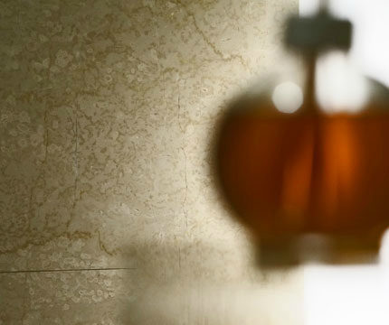 新感覚理容室LINK(リンク)メンズ理容室・女性のお顔そり個室でくつろぐシンプルラグジュアリーサロン