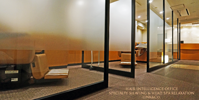 新感覚理容室LINK(リンク)個室でくつろぐシンプルラグジュアリーサロン