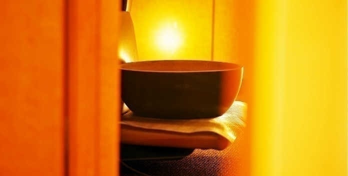 感覚理容室LINK(リンク)個室でくつろぐシンプルラグジュアリーサロン