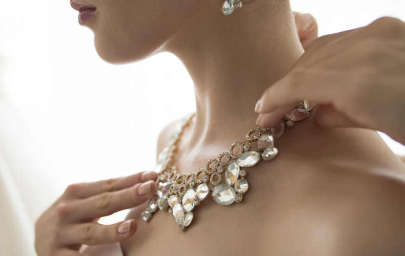 女性のお顔そりシェービングなら目黒駅徒歩1分ラグジュアリー理容室LINK(リンク)個室完備