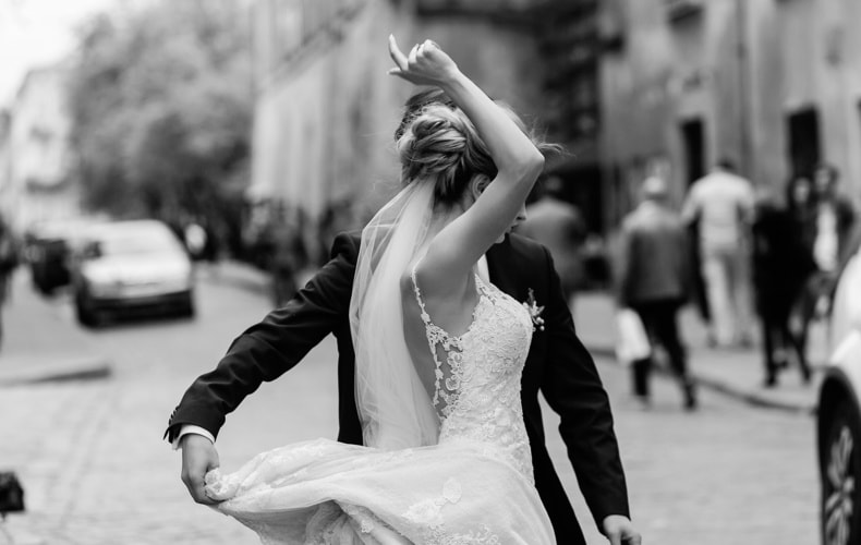 女性のお顔そりシェービングなら目黒駅徒歩1分ラグジュアリー理容室LINK(リンク)個室完備