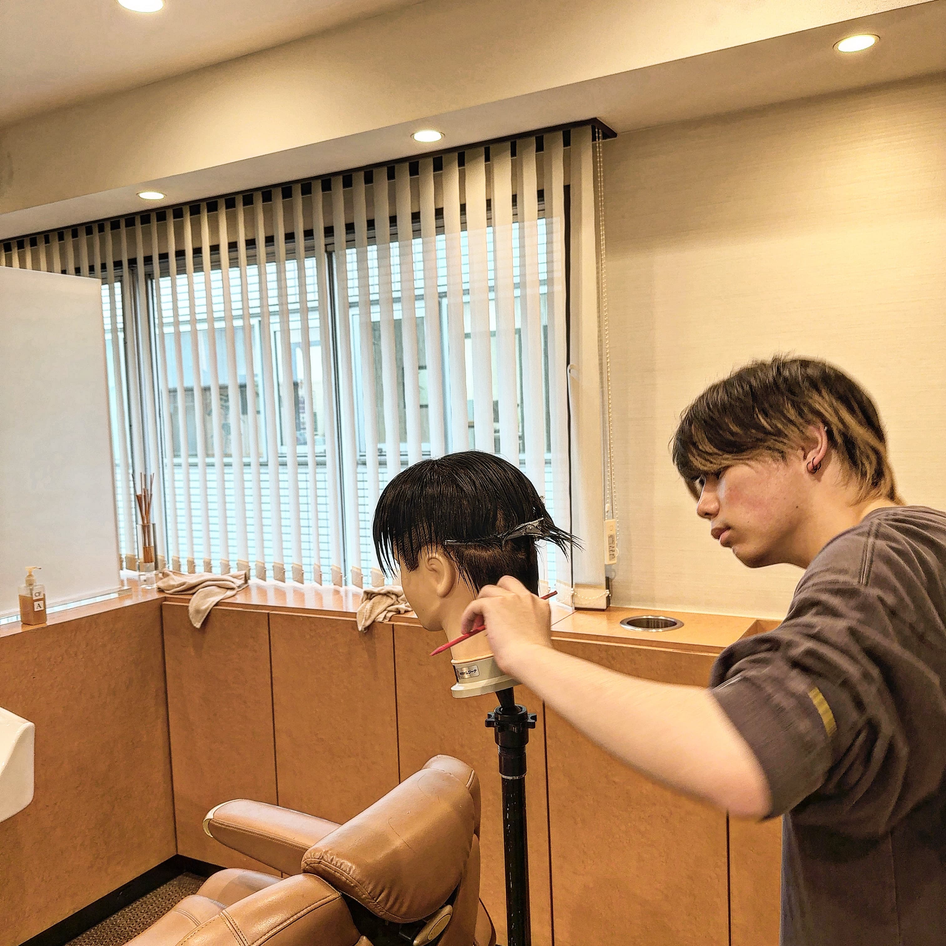 東京目黒｜新感覚理容室LINK（リンク）求人採用のご案内